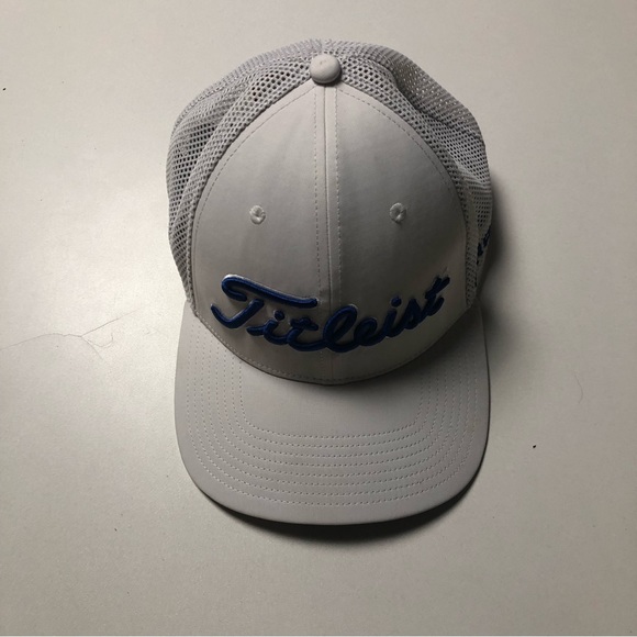Titleist Other - Titleist Adult Pro V1 Golf Hat White Mesh Adjustable